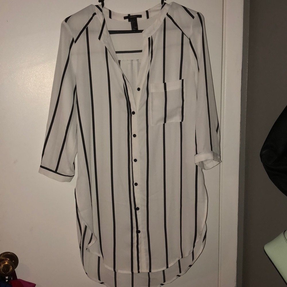 Black/white stripe 3/4 sleeve button up blouse